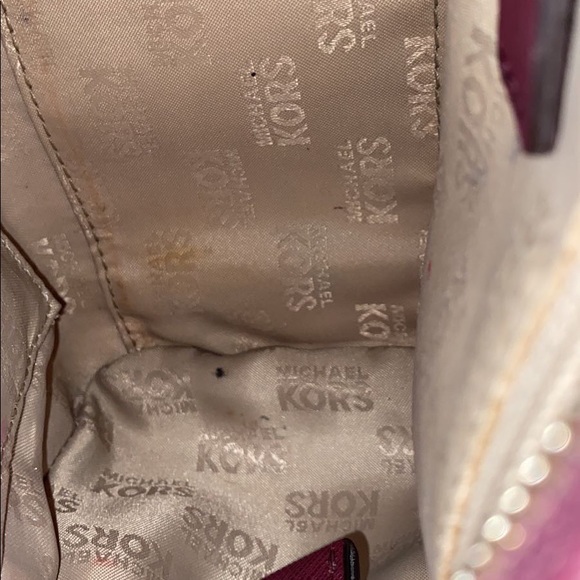 Micheal Kors Handbag ! - Picture 7 of 10